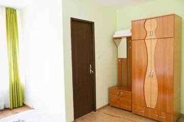 Фото номера Двухместный номер эконом-класса с 1 кроватью Отели типа «постель и завтрак» Casa Doboş г. Кристьян 3
